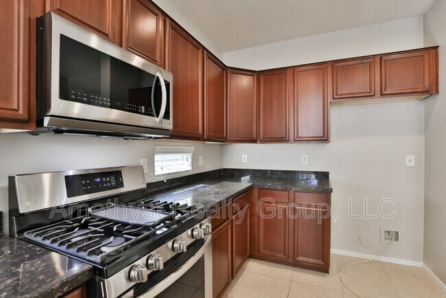 Building Photo - 15068 W Glenrosa Ave