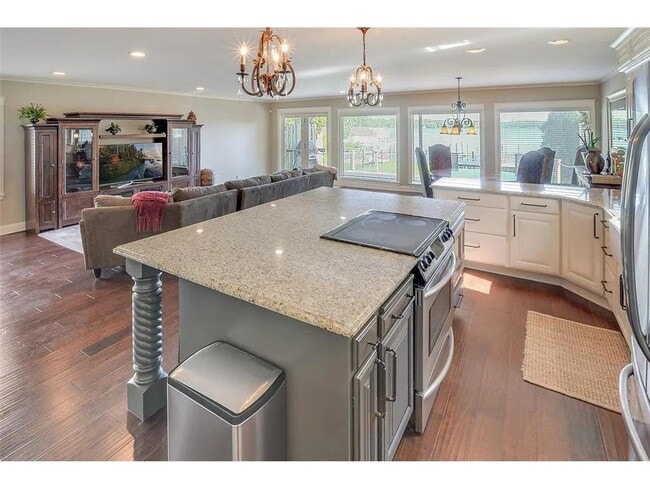 Building Photo - 16926 Grays Bay Blvd