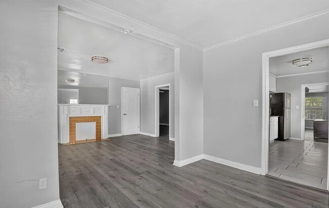 Building Photo - 2312 Cashion Pl