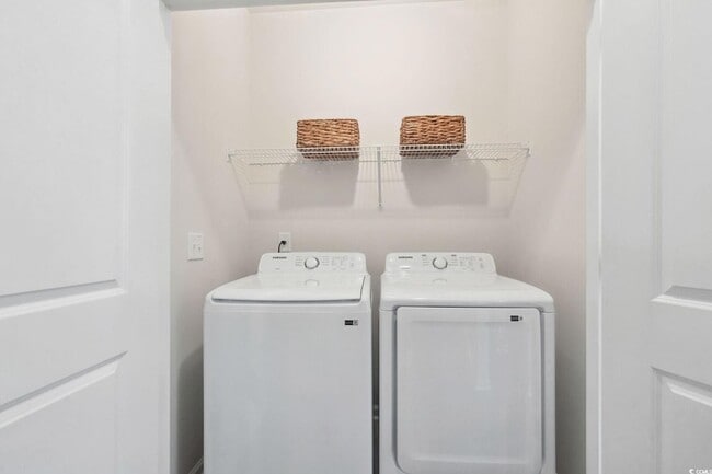 Building Photo - 300 Champions Blvd