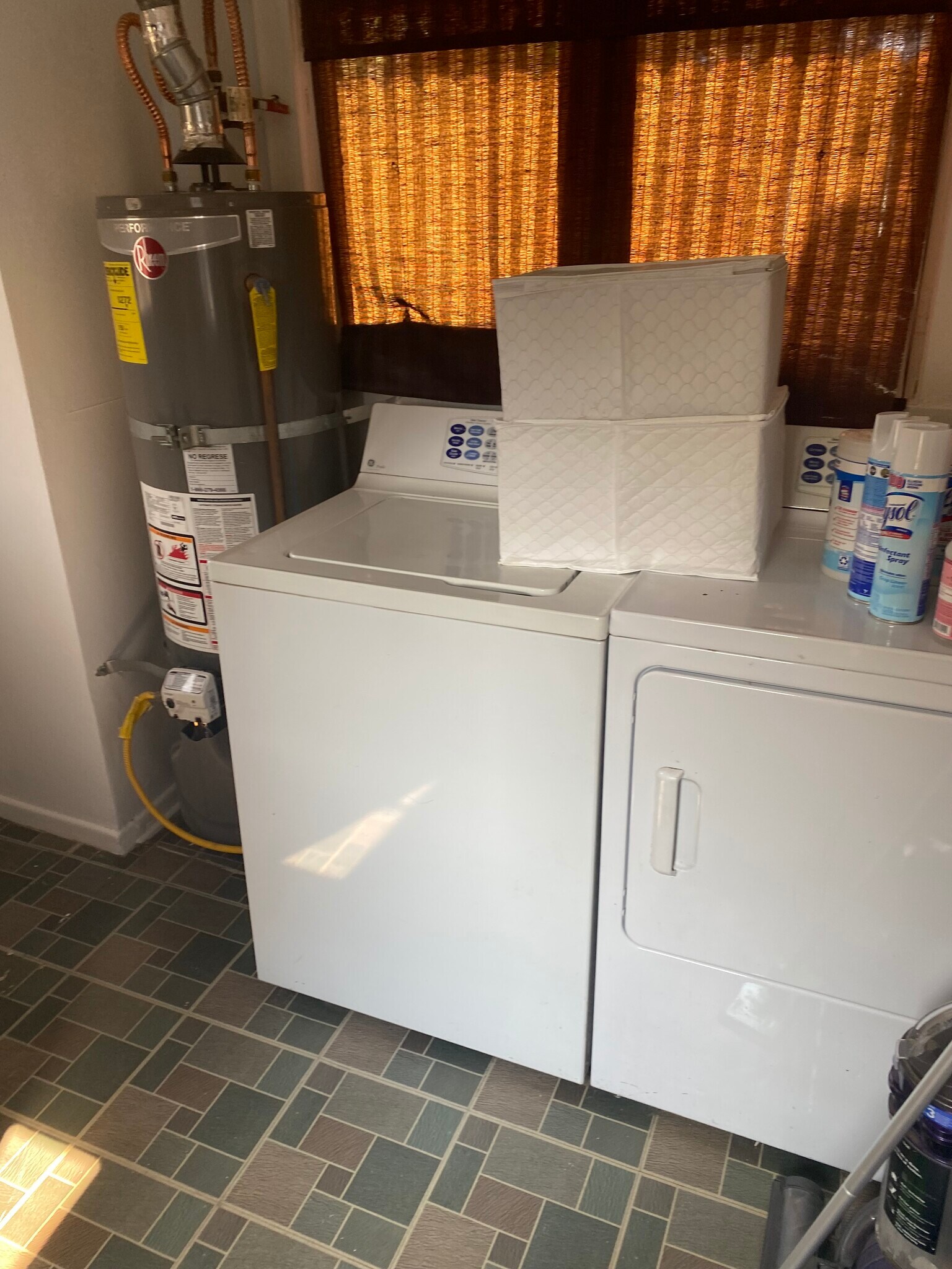 Building Photo - 152 N Bonnie Ave