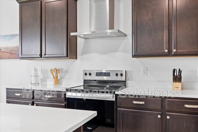 Building Photo - 12195 Stirrup Dr