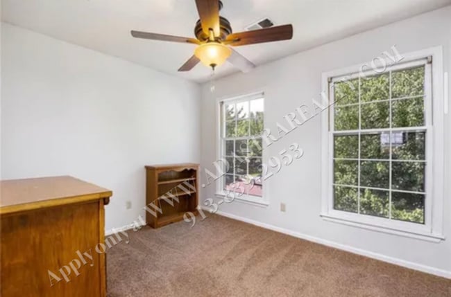 Building Photo - Classic Two Story 5 Bed 2.5 Bath Home in Blue Valley-Coming SOON!!