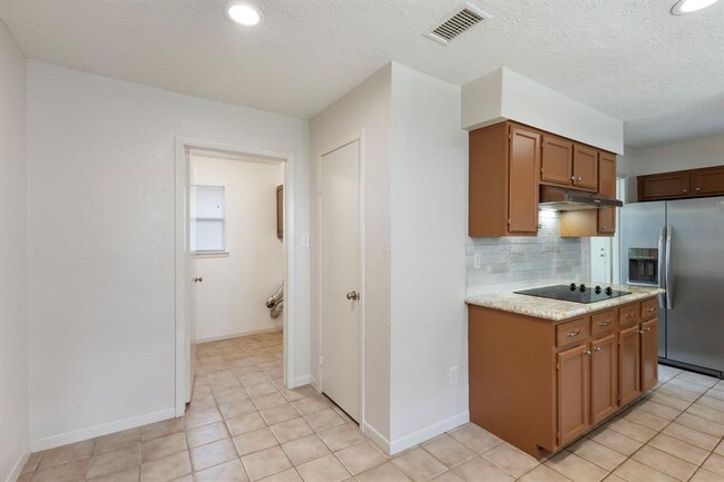 Building Photo - 78 Deerfoot Ct