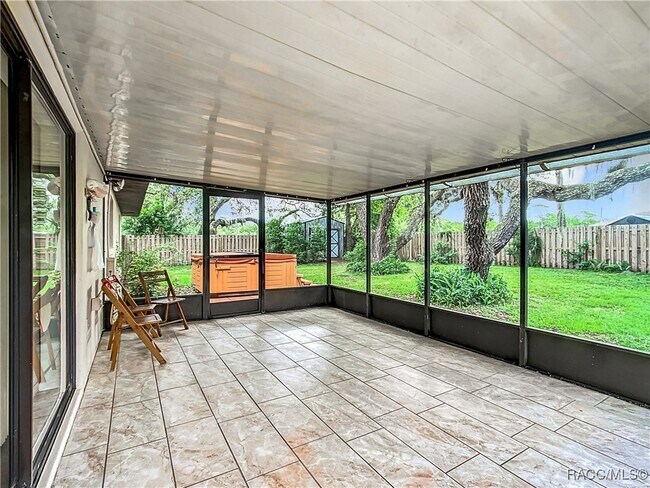Building Photo - 1237 N Lion Cub Point