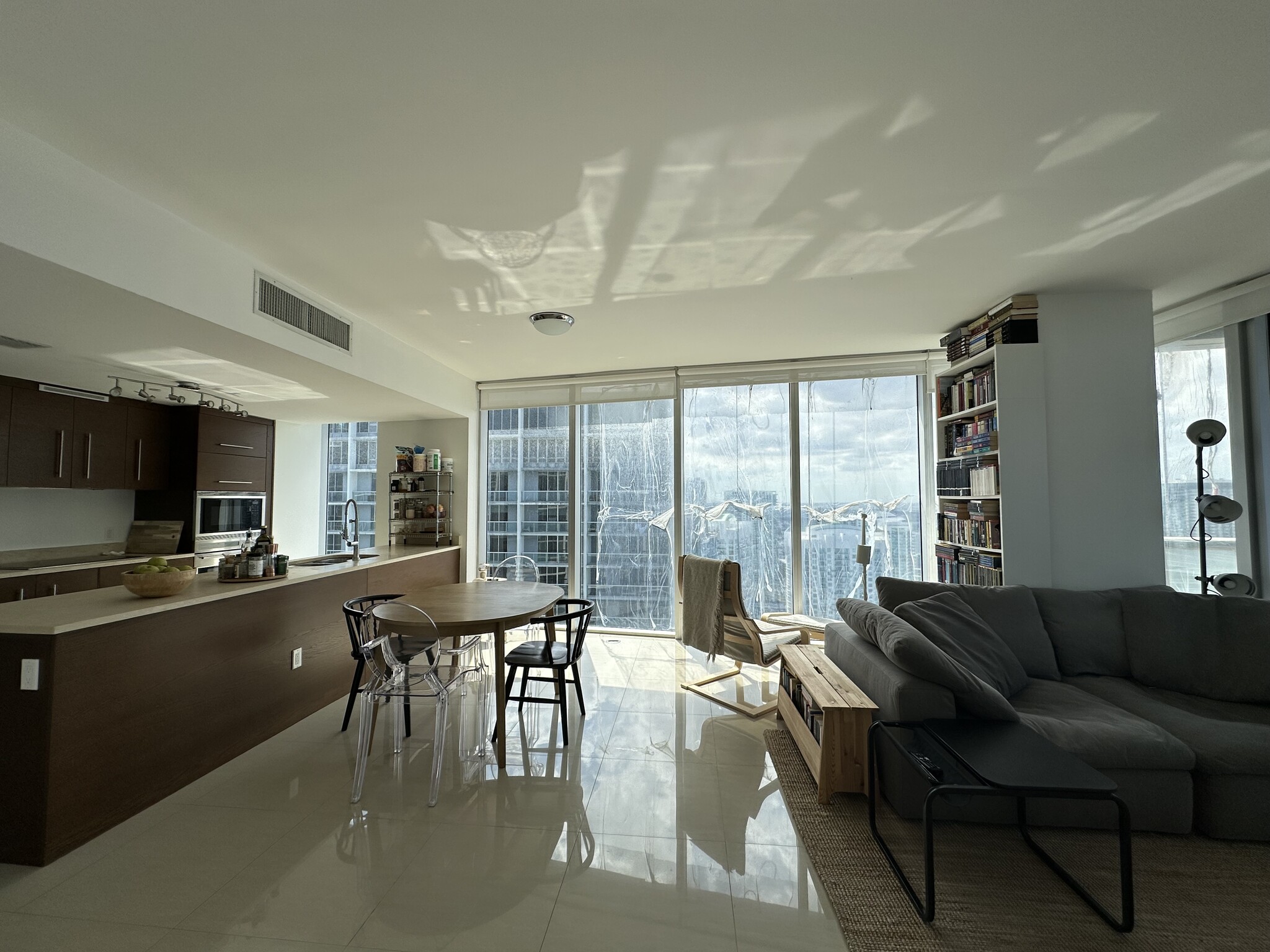 Building Photo - 475 Brickell Ave