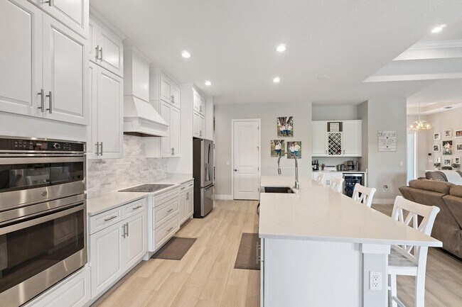 Building Photo - 12955 SW Kanner Hwy