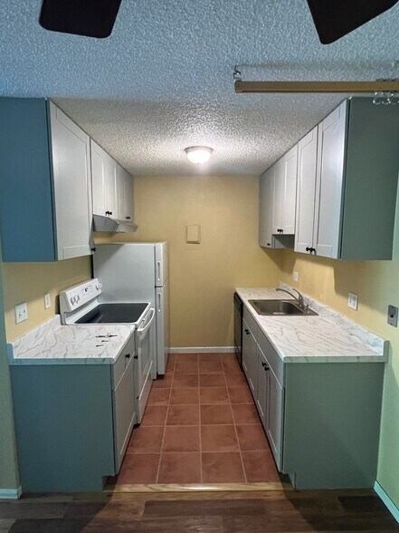 Building Photo - 3250 Oneal Cir
