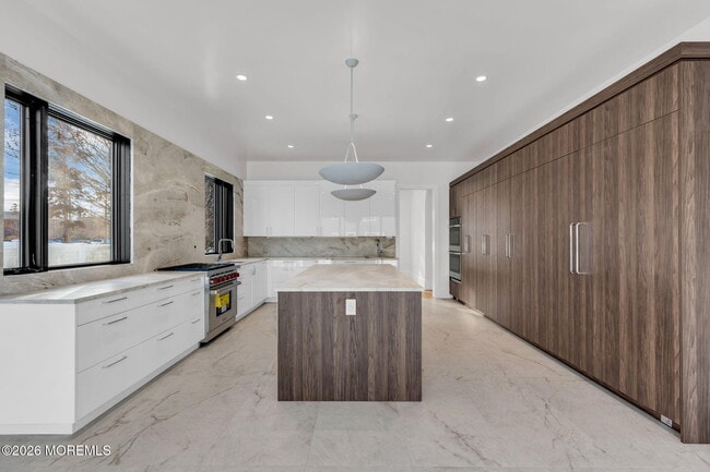 Building Photo - 497 Norwood Ave