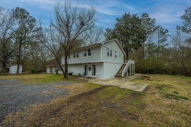 Building Photo - Condo