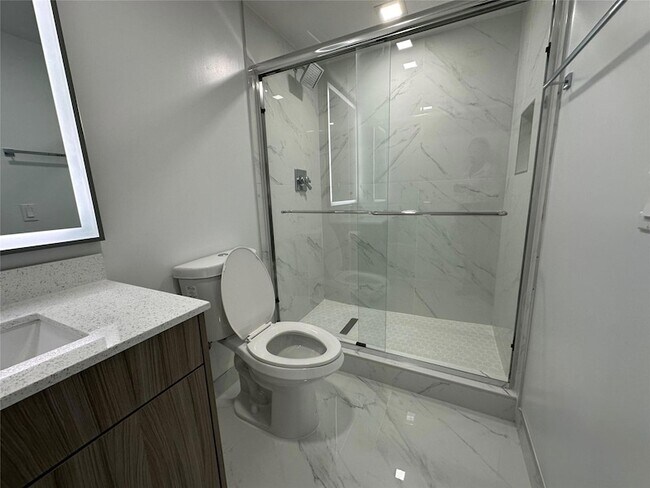 Building Photo - 110 SW 12th St