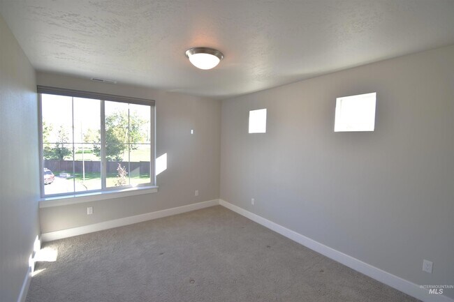 Building Photo - 3241 W Ladle Rapids St