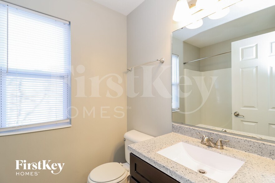 Building Photo - 53 Wooded Ridge Dr