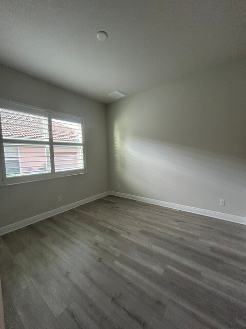 Building Photo - 1559 N Killebrew Point
