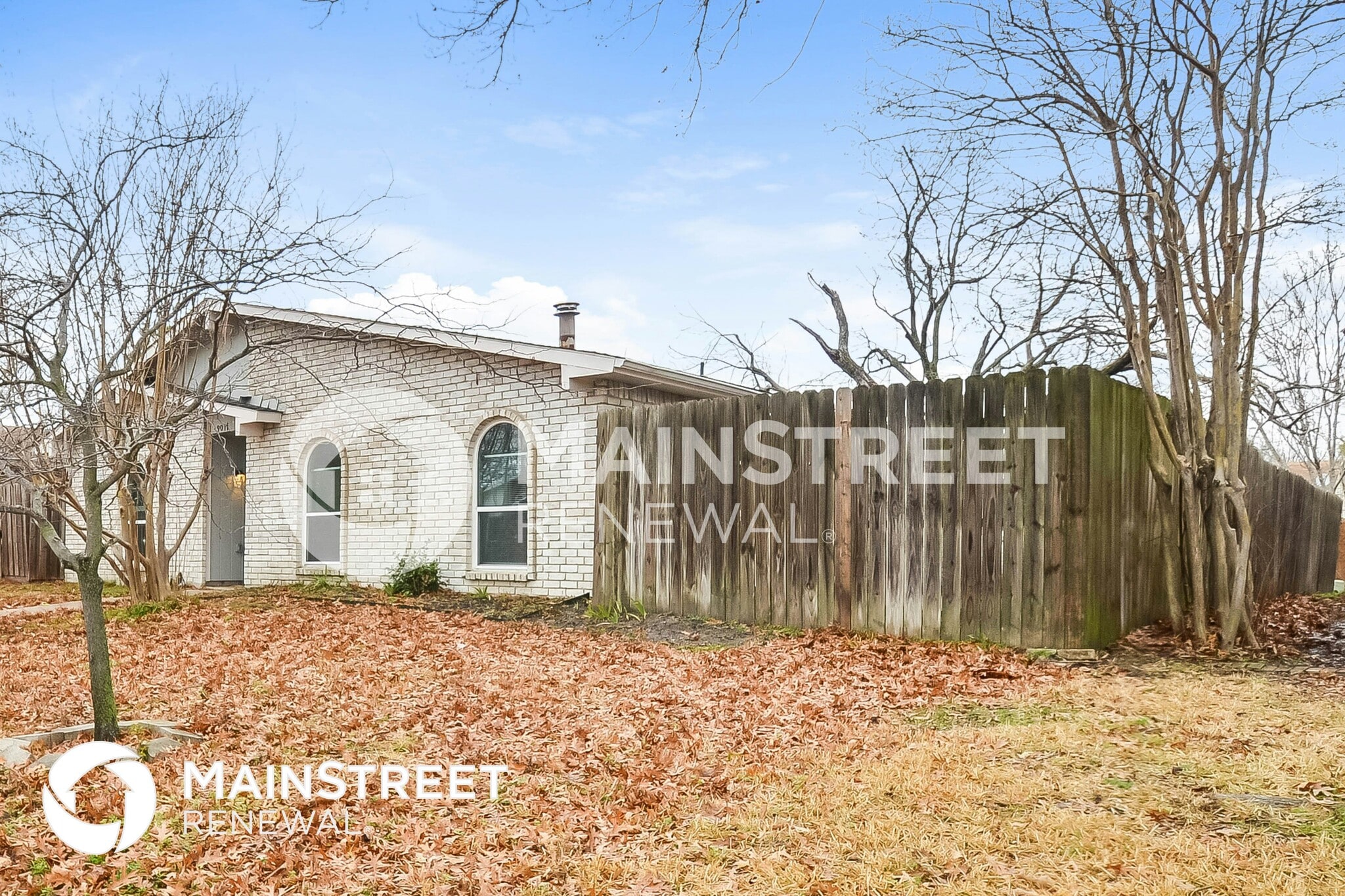 Building Photo - 9017 Willowbrook Dr