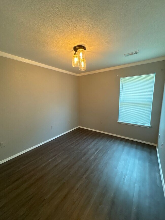 Building Photo - BARLING SOUTH H DUPLEX