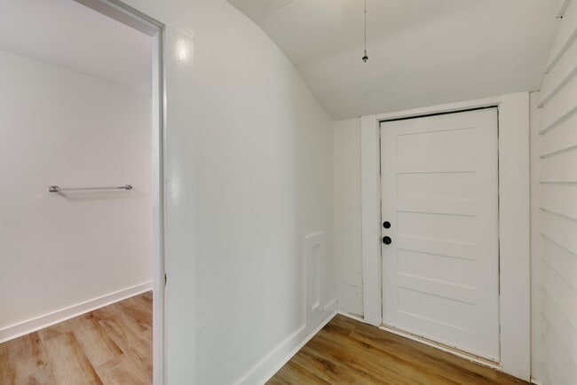 Building Photo - 505 Cherokee Rd