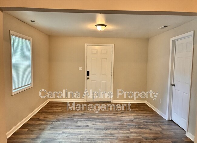 Building Photo - 936 Bond Ave