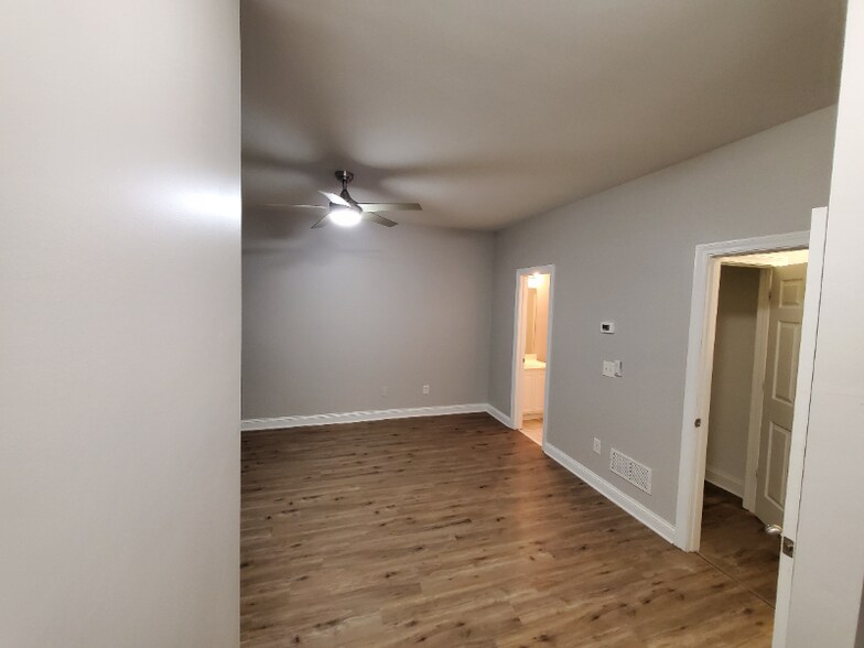 Building Photo - 9050 Bayrose Cir