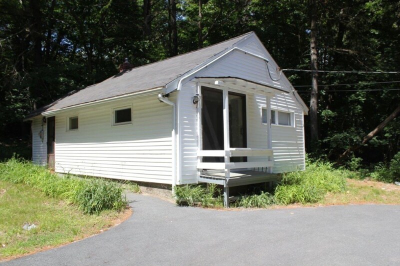 Building Photo - 501 Main St