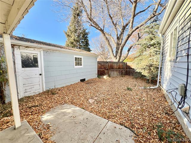 Building Photo - 3201 S Holly St