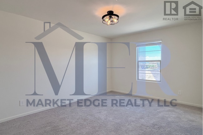 Building Photo - 4Bed/3Bath Home at I10/Wilmot Rd! $199 MOV...