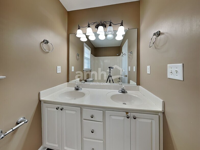 Building Photo - 212 Sedge Meadow Dr