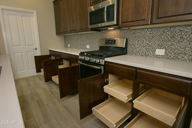 Building Photo - 16931 W Holly St