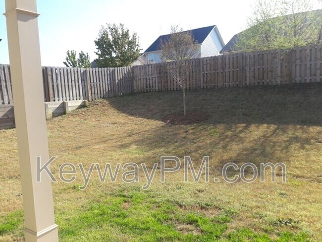 Building Photo - 830 Erika Ln