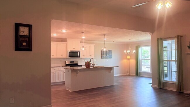 Building Photo - 226 Sutton Ct
