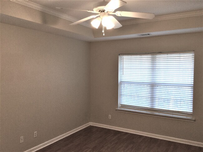 Building Photo - 509 Dresler Rd