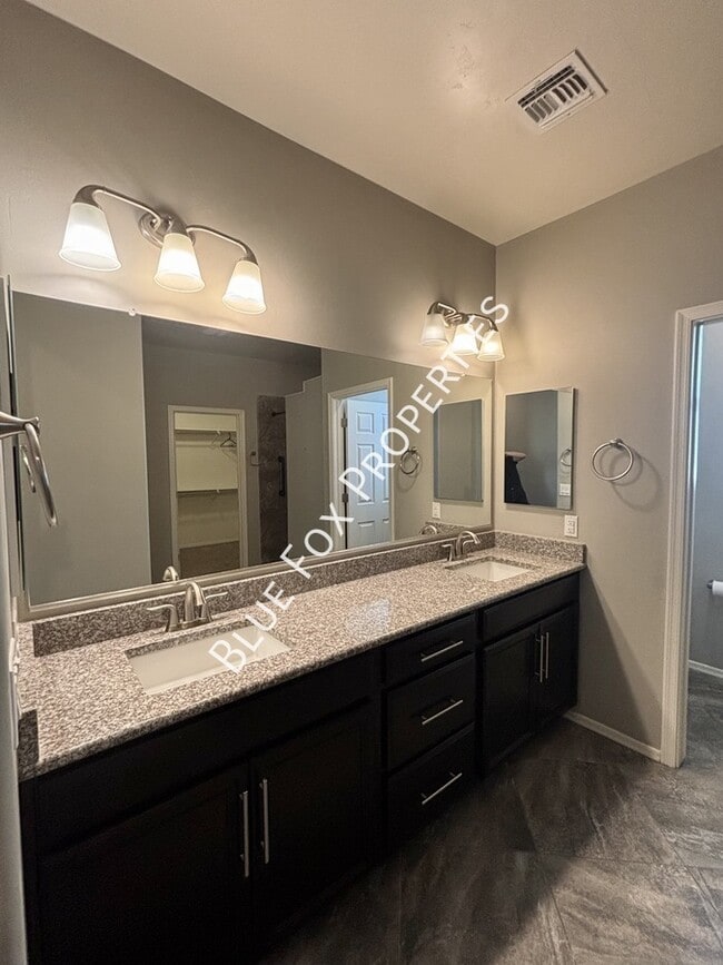 Building Photo - 3156 S Three D Ct