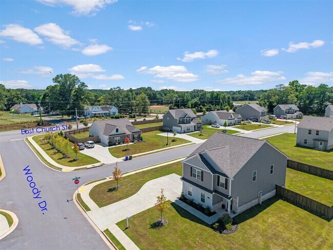 Building Photo - 737 Woody Dr