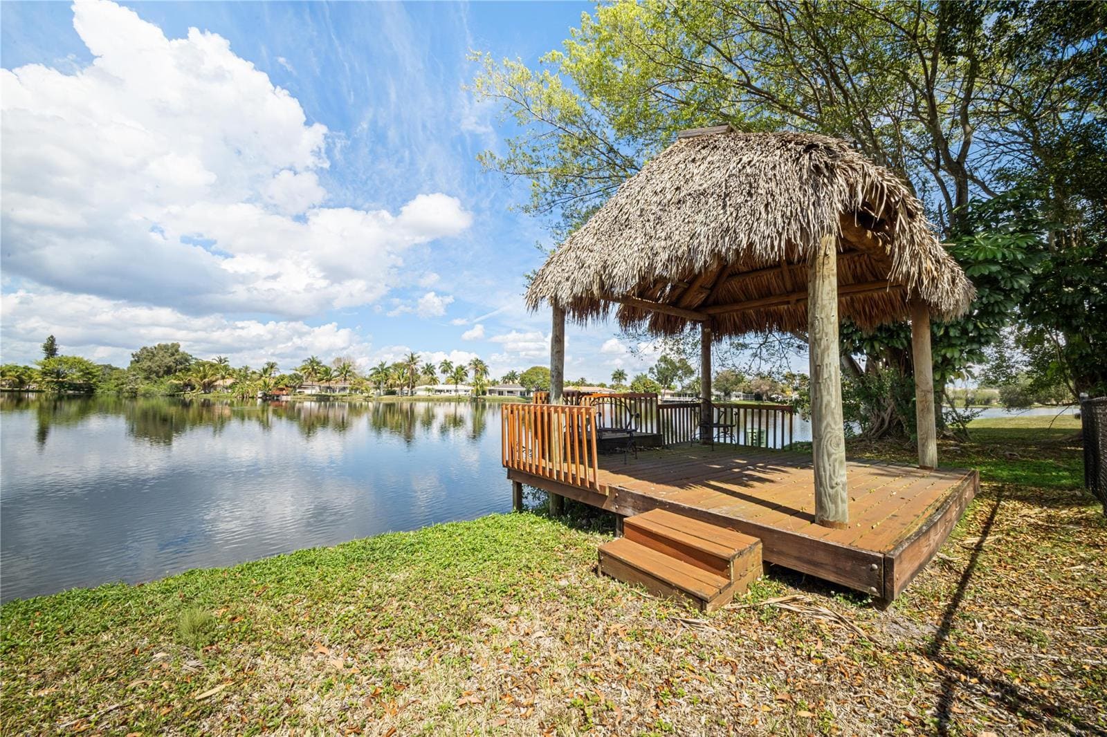 Building Photo - 16770 Lakeview Ct