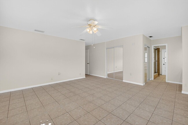 Building Photo - 10157 La Reina Rd