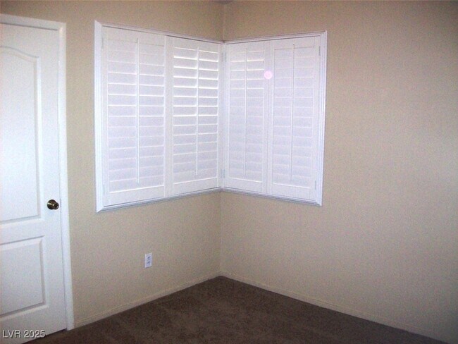 Building Photo - 5440 Red Sun Dr