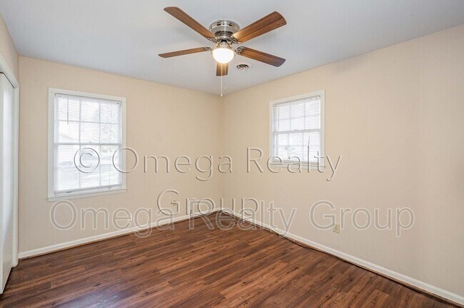 Building Photo - 1700 Serene Cir