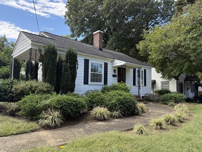 Primary Photo - 1025 Druid Cir