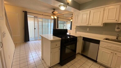 Building Photo - "Charming Two-Bedroom Retreat in Chatsworth - Your Perfect Sanctuary Awaits!"