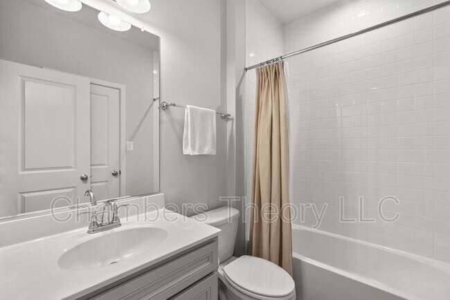 Building Photo - 5136 Randolph Rd