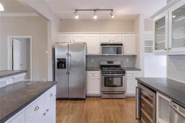 Building Photo - 980 Longley Ave NW