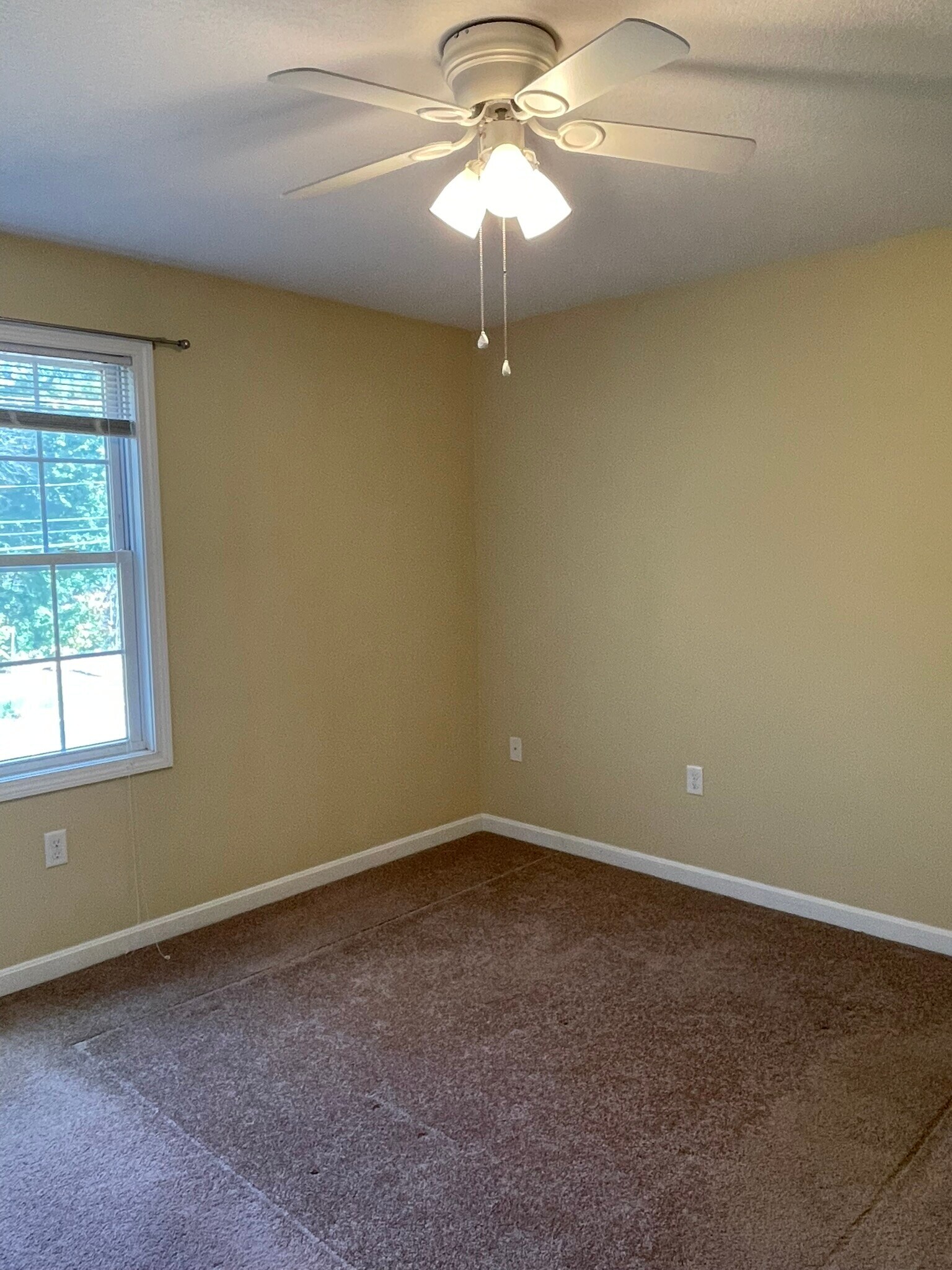 Master Bedroom - 2020 Palmer Rd