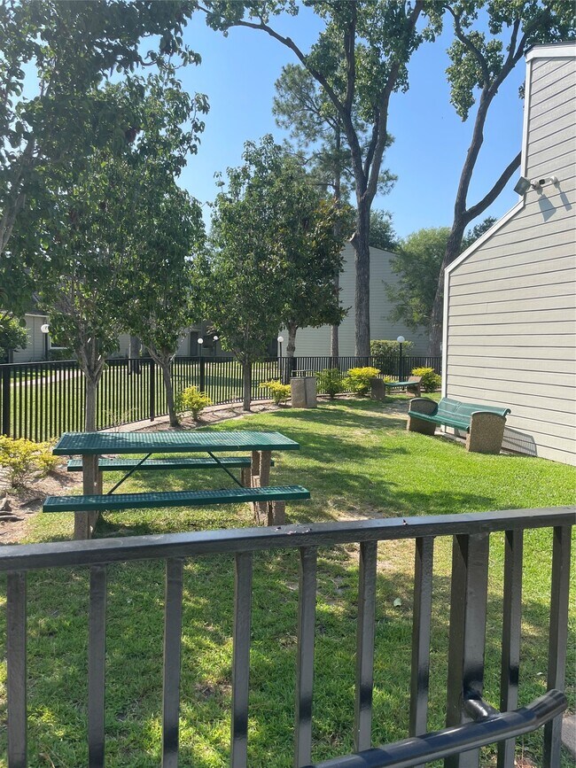 Building Photo - 2343 Briarwest Blvd