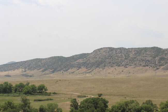 Building Photo - Chatfield Bluffs Condo w/ 3 BR/3 BA!!