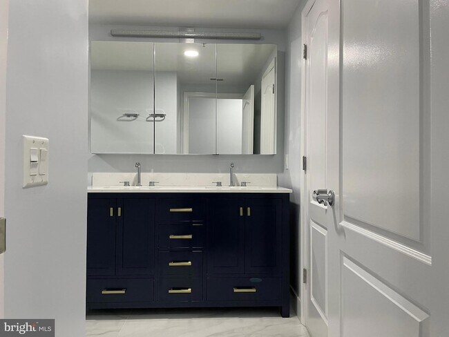 Building Photo - 1111 Oronoco St
