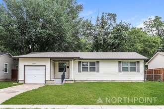 Building Photo - 3 BR/1BA | Updated Single Family Home | 1-Car Garage  | Large Backyard!