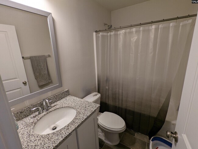 Building Photo - 139 Weeping Willow Cir