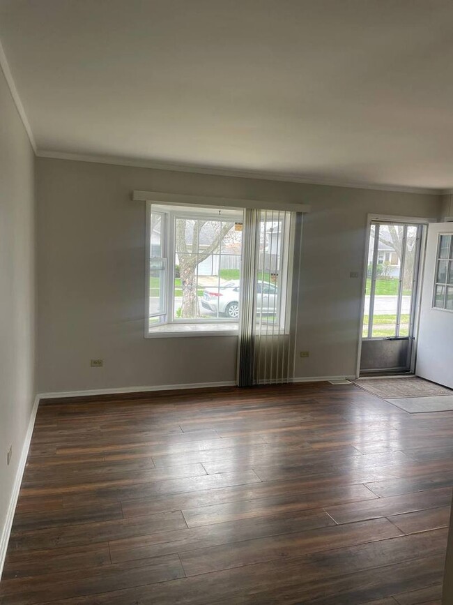Building Photo - 4452 Churchill Dr S