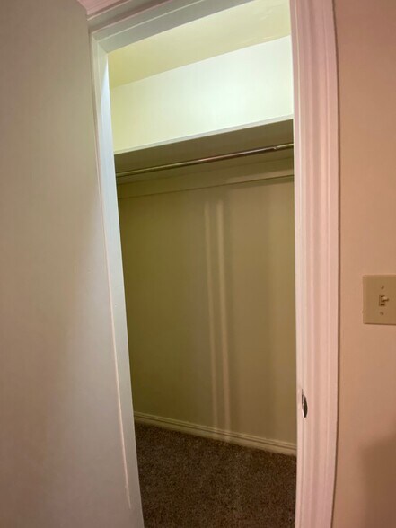 Building Photo - 2225 SW 60th St