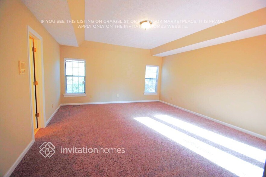 Building Photo - 740 Greenwood Ln SW